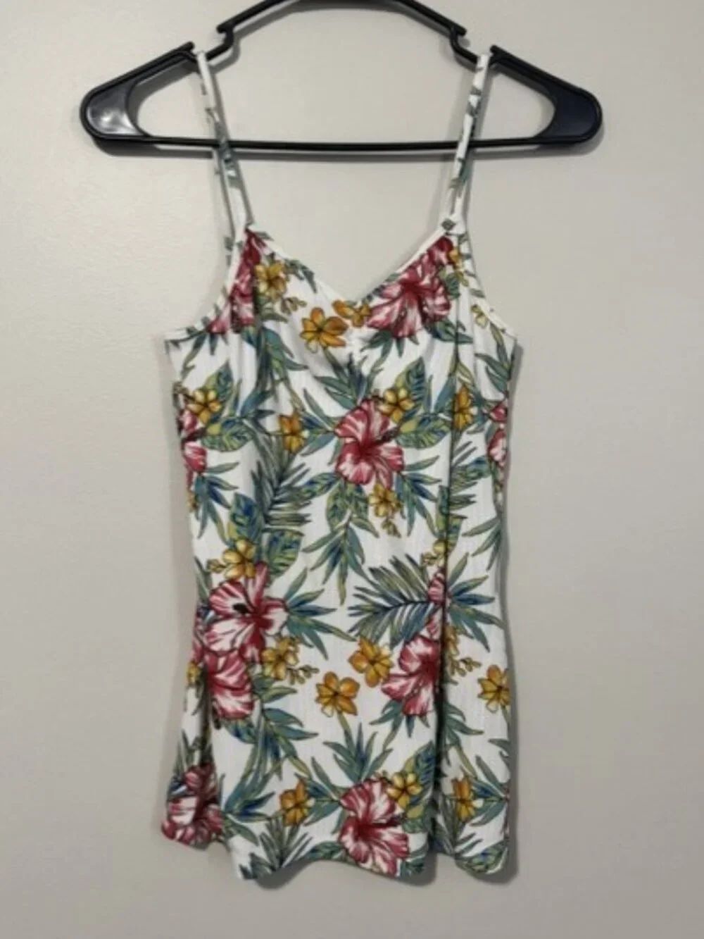 Woman's No Boundaries Spaghetti Strap Camisole w Sweetheart Neckline Size Large